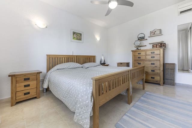 3 chambre Villa/Maison à vendre à La Duquesa / Puerto de la Duquesa, Manilva avec piscine garage - 515 000 € (Ref: 9298908)