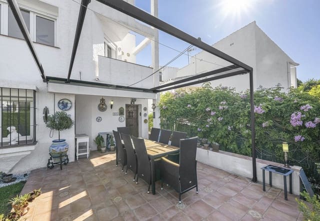 3 chambre Villa/Maison à vendre à La Duquesa / Puerto de la Duquesa, Manilva avec piscine garage - 515 000 € (Ref: 9298908)