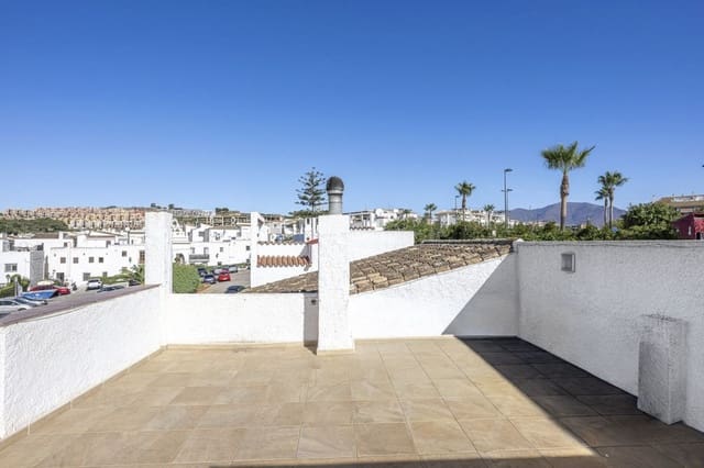 3 soverom Villa til salgs i La Duquesa / Puerto de la Duquesa, Manilva med svømmebasseng garasje - € 515 000 (Ref: 9298908)