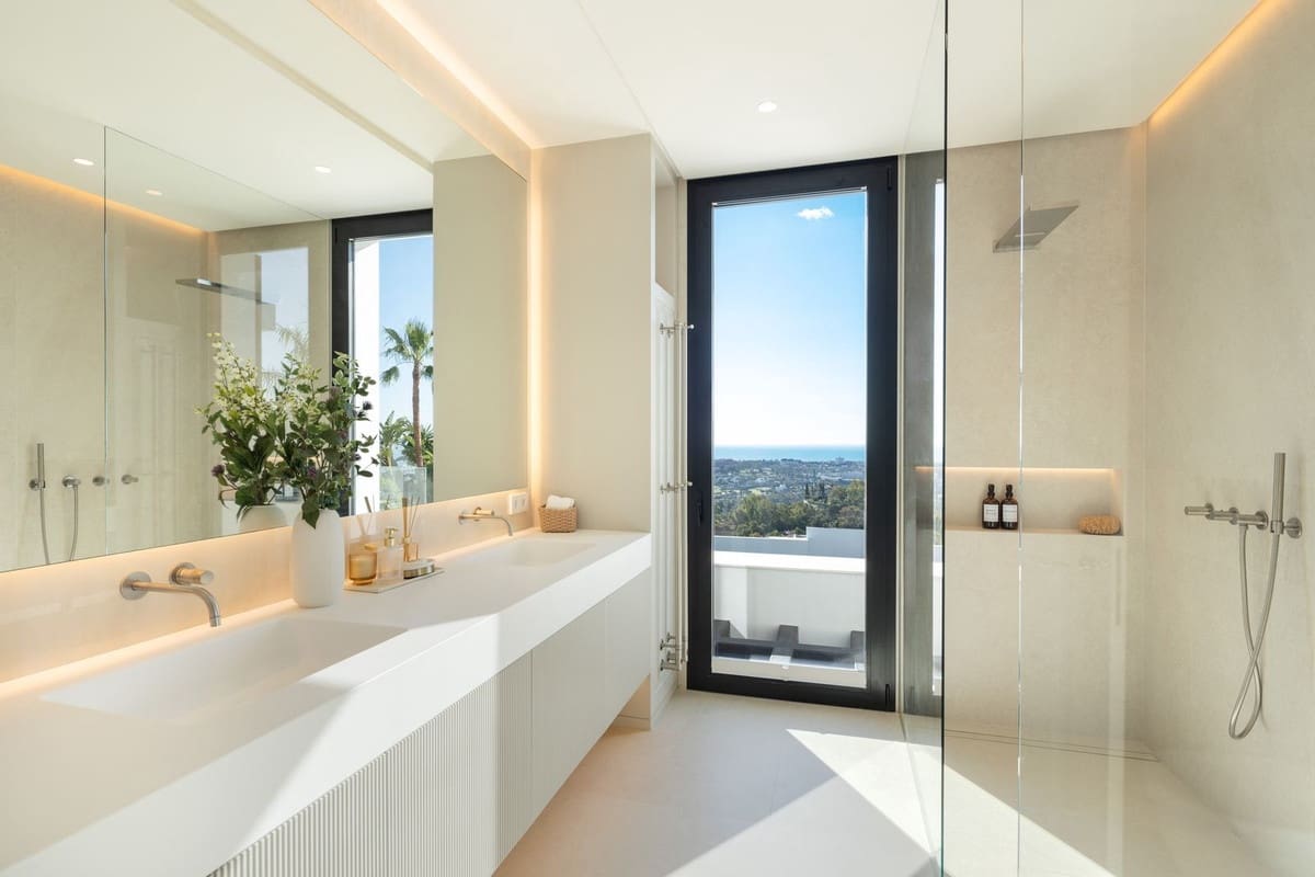 7 quarto Moradia para venda em Benahavis com piscina garagem - 9 600 000 € (Ref: 9301888)