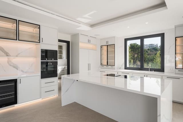 4 soverom Villa til salgs i Estepona med svømmebasseng garasje - € 3 000 000 (Ref: 9301889)