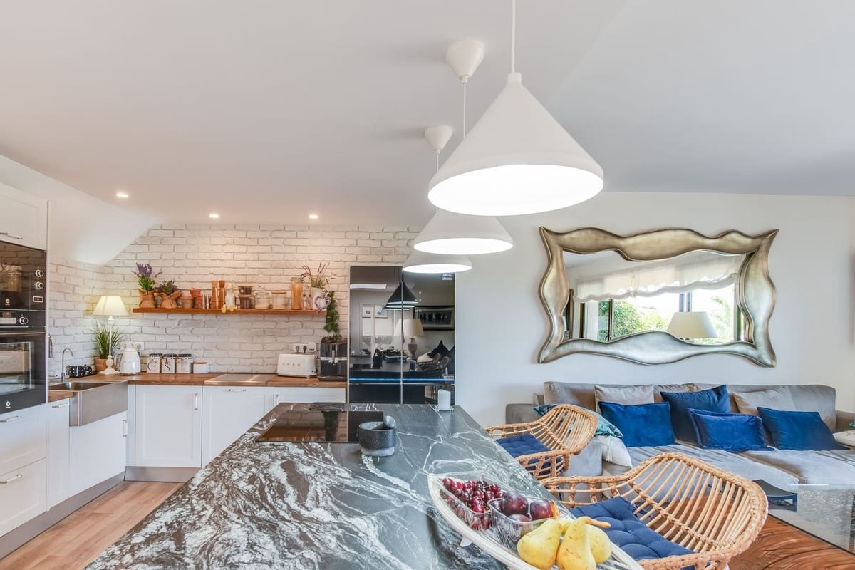 2 soverom Penthouse til salgs i La Duquesa / Puerto de la Duquesa med svømmebasseng garasje - € 399 000 (Ref: 9302011)