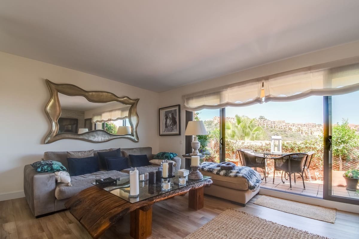 2 sypialnia Penthouse na sprzedaż w La Duquesa / Puerto de la Duquesa z basenem garażem - 399 000 € (Ref: 9302011)