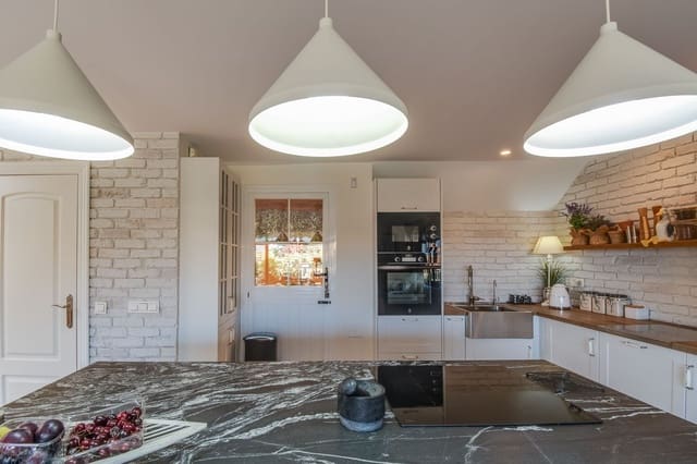 2 soveværelse Penthouse til salg i La Duquesa / Puerto de la Duquesa, Manilva med swimmingpool garage - € 399.000 (Ref: 9302011)