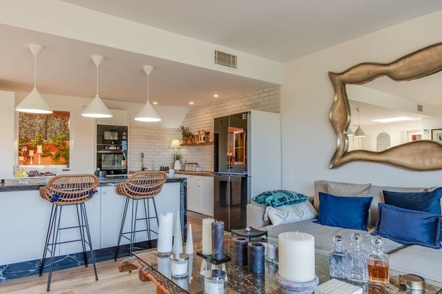 2 soveværelse Penthouse til salg i La Duquesa / Puerto de la Duquesa, Manilva med swimmingpool garage - € 399.000 (Ref: 9302011)