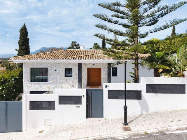 4 Zimmer Villa zu verkaufen in Marbella mit Pool Garage - 2.195.000 € (Ref: 9302012)