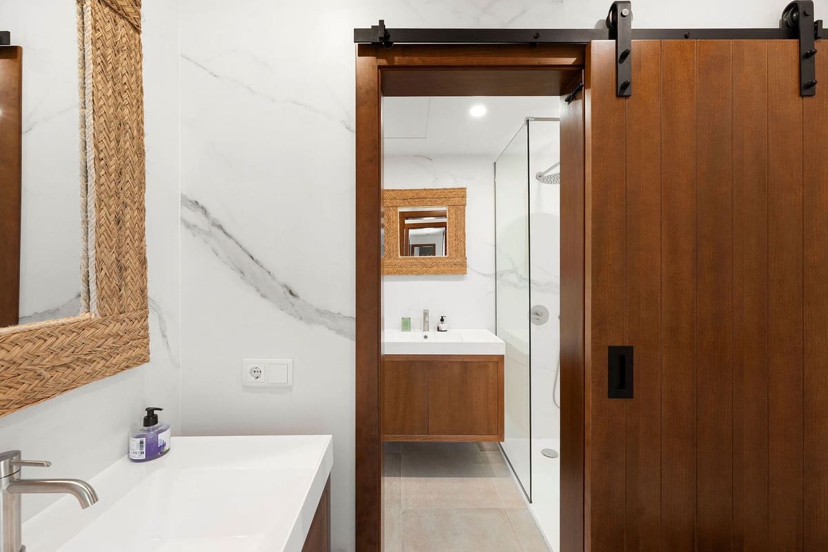 4 soveværelse Villa til salg i Marbella med swimmingpool garage - € 2.195.000 (Ref: 9302012)