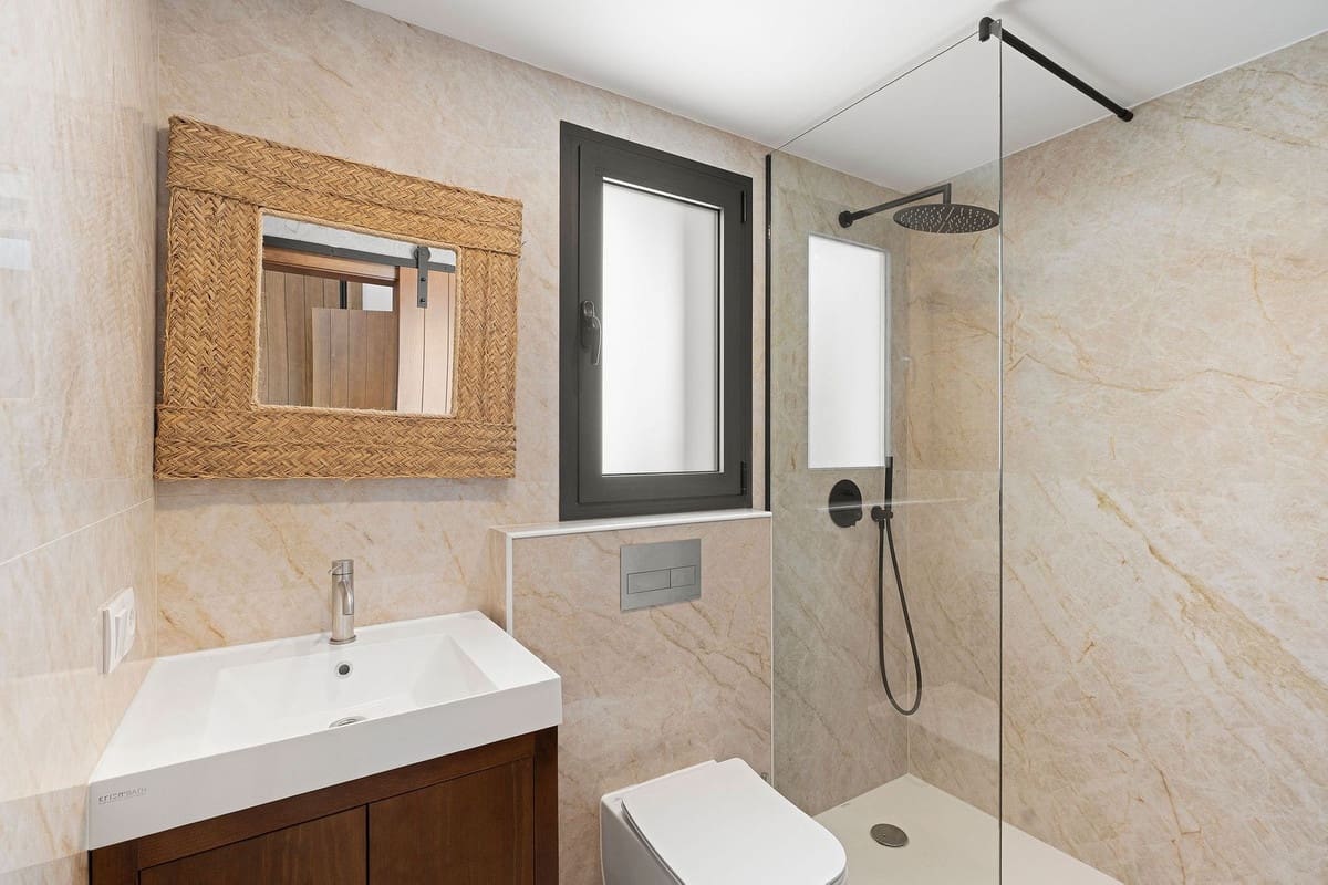 4 soveværelse Villa til salg i Marbella med swimmingpool garage - € 2.195.000 (Ref: 9302012)