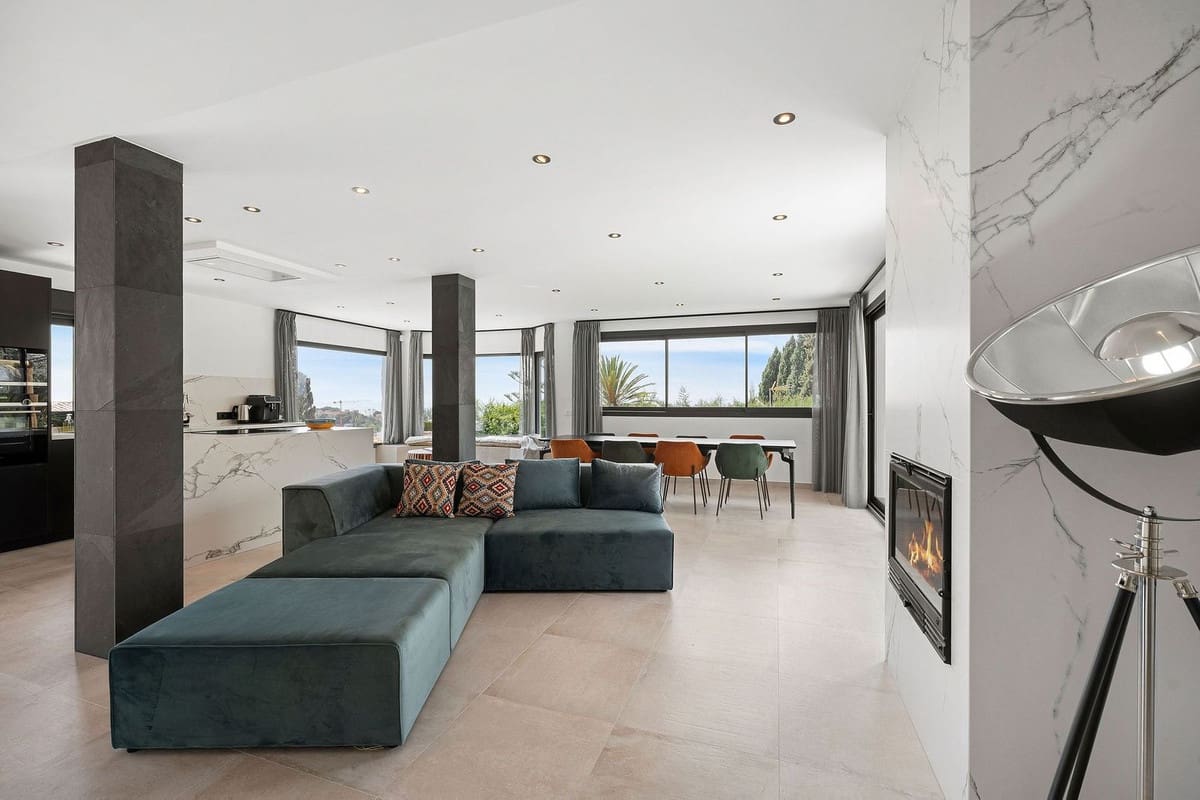 4 sovrum Villa till salu i Marbella med pool garage - 2 195 000 € (Ref: 9302012)