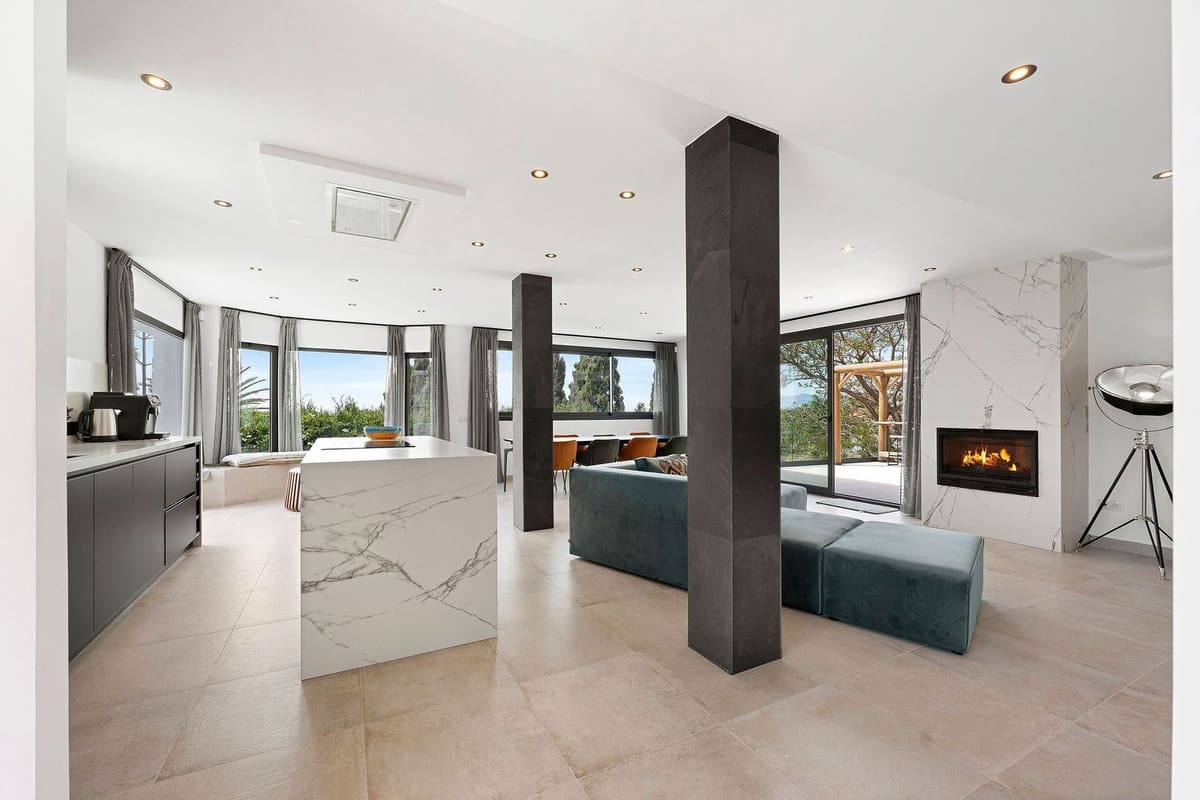 4 sovrum Villa till salu i Marbella med pool garage - 2 195 000 € (Ref: 9302012)