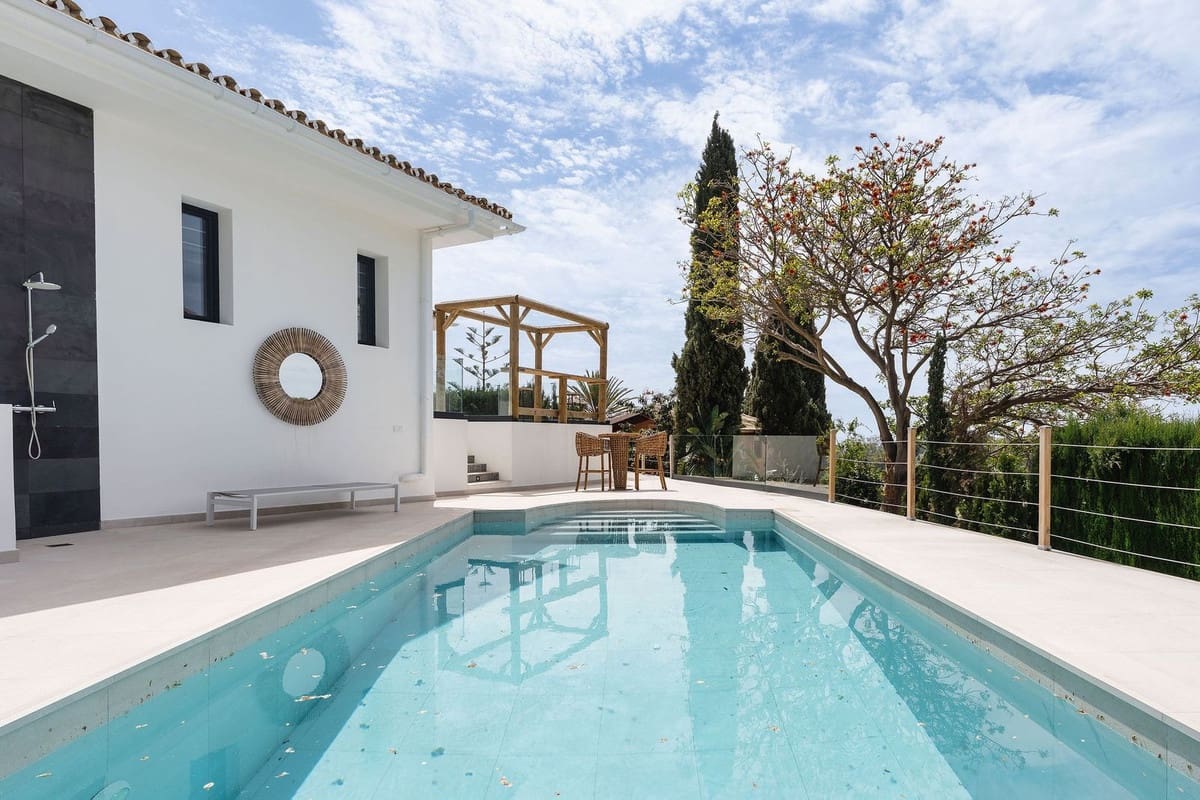 4 sovrum Villa till salu i Marbella med pool garage - 2 195 000 € (Ref: 9302012)