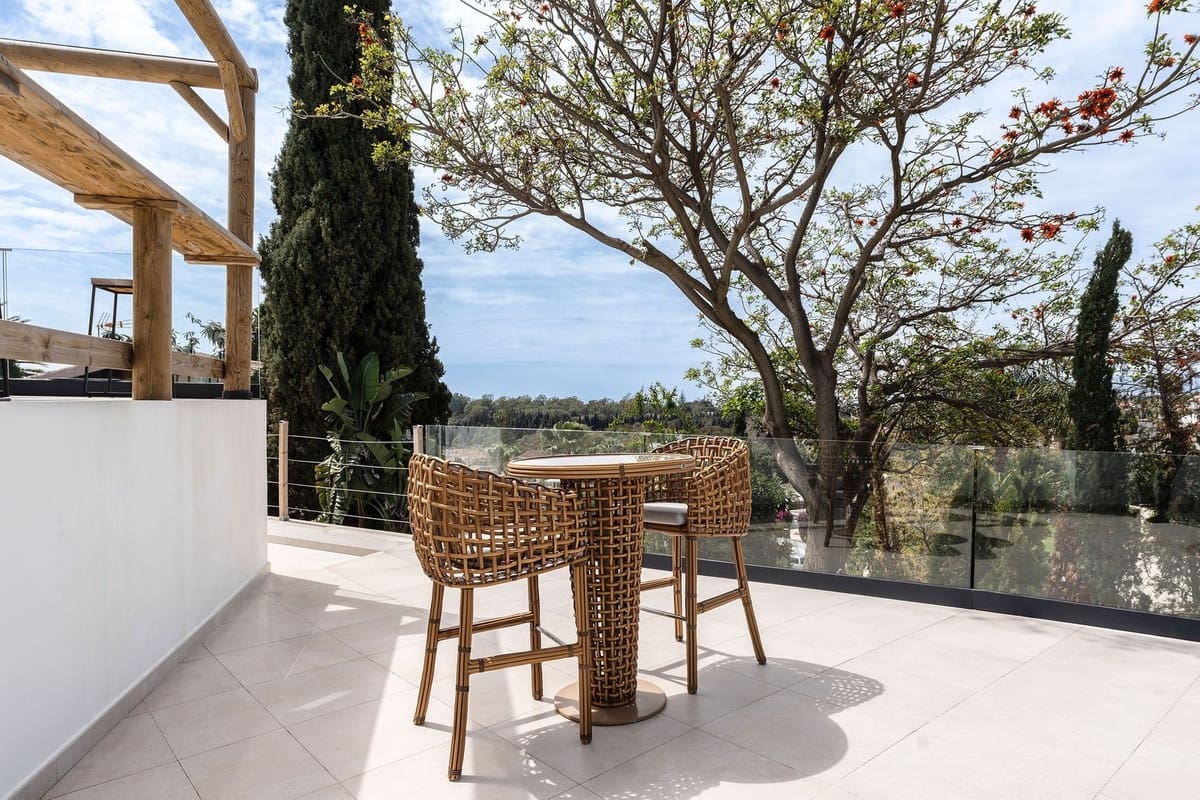 4 sovrum Villa till salu i Marbella med pool garage - 2 195 000 € (Ref: 9302012)
