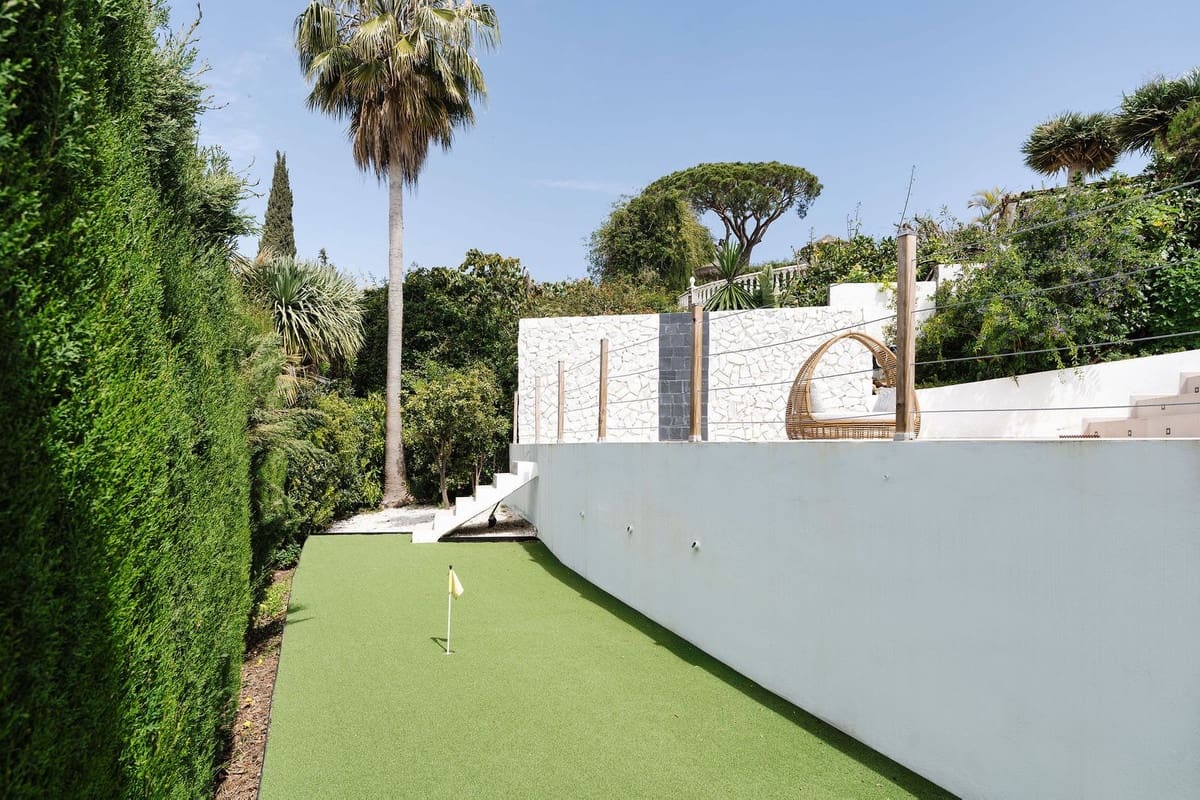4 sovrum Villa till salu i Marbella med pool garage - 2 195 000 € (Ref: 9302012)
