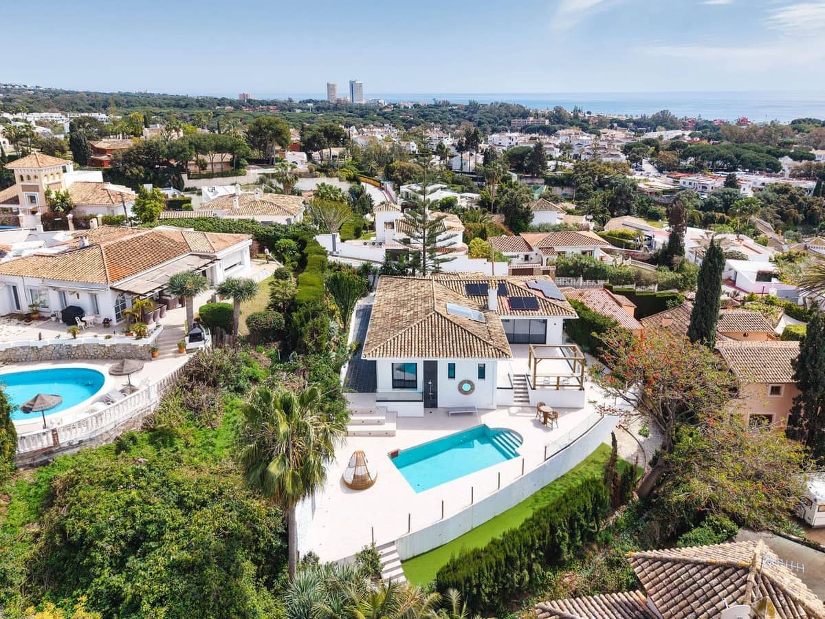 4 sovrum Villa till salu i Marbella med pool garage - 2 195 000 € (Ref: 9302012)