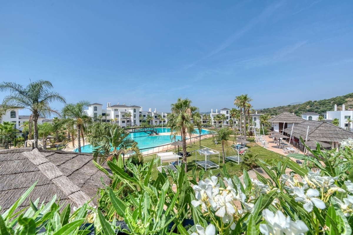 2 soveværelse Lejlighed til salg i Estepona med swimmingpool garage - € 845.000 (Ref: 9309084)