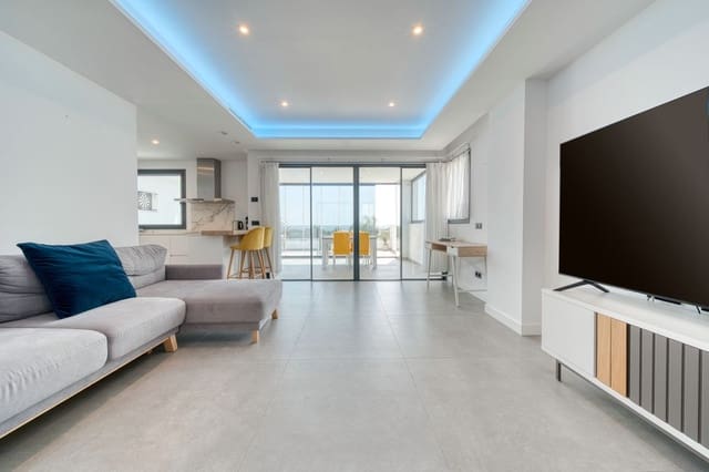 Apartamento de 2 habitaciones en Estepona en alquiler con piscina garaje - 3.500 € (Ref: 9309085)