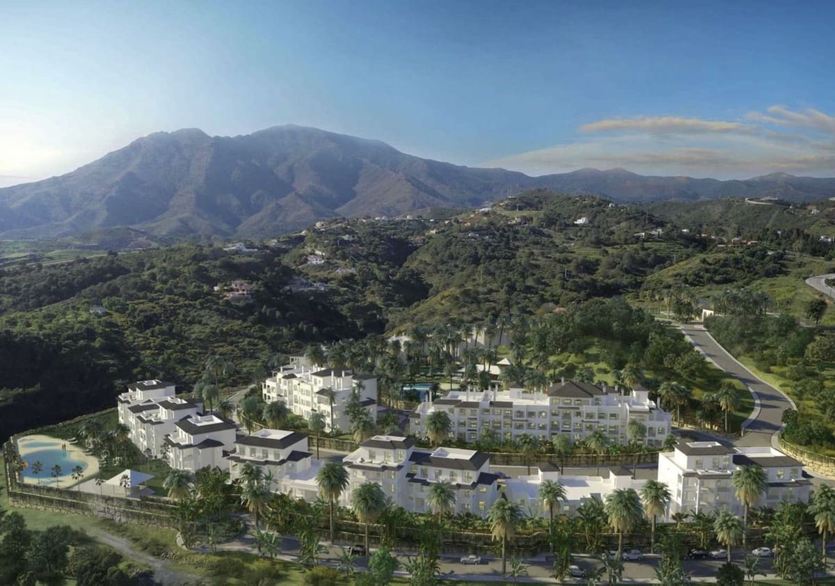 Apartamento de 2 habitaciones en Estepona en alquiler con piscina garaje - 3.500 € (Ref: 9309085)