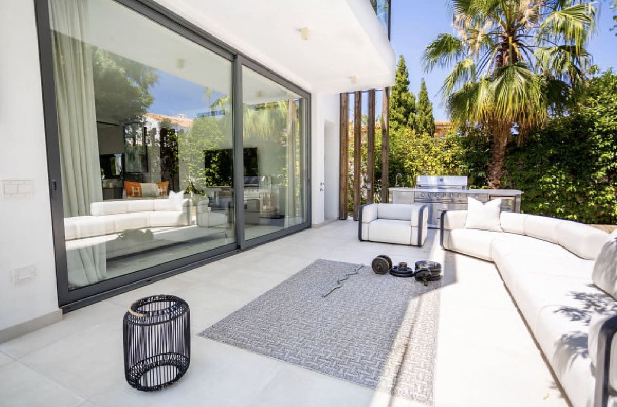 Chalet de 4 habitaciones en Benahavís en venta con piscina garaje - 1.699.000 € (Ref: 9309393)