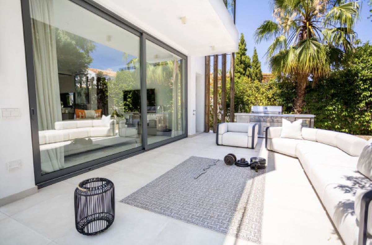 4 soverom Villa til salgs i Benahavis med svømmebasseng garasje - € 1 699 000 (Ref: 9309393)