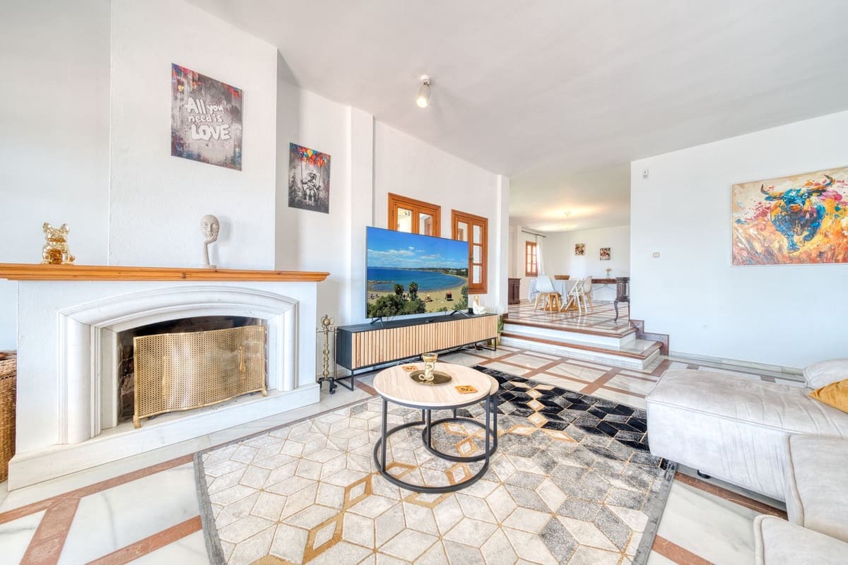 5 slaapkamer Villa te koop in Estepona met zwembad garage - € 1.950.000 (Ref: 9311608)