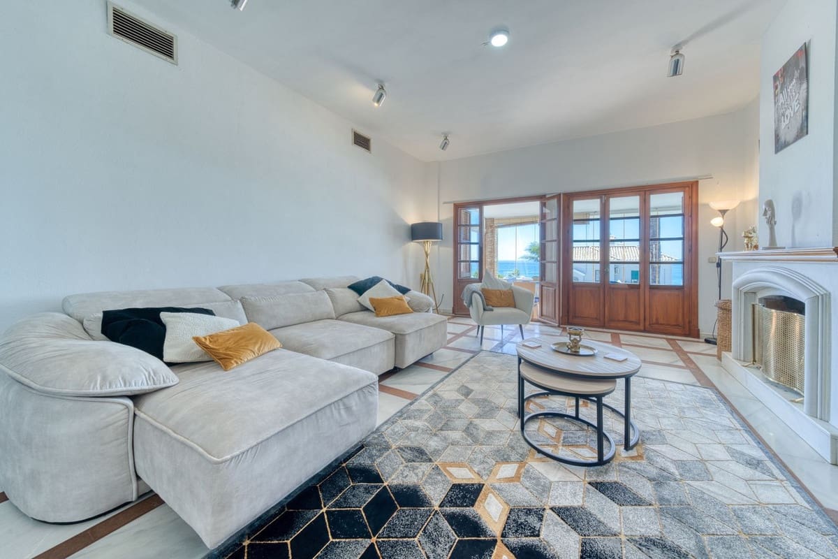 5 slaapkamer Villa te koop in Estepona met zwembad garage - € 1.950.000 (Ref: 9311608)