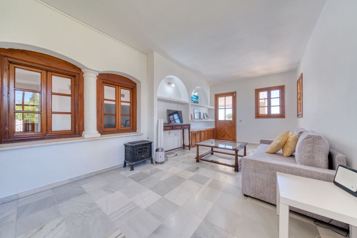 5 slaapkamer Villa te koop in Estepona met zwembad garage - € 1.950.000 (Ref: 9311608)