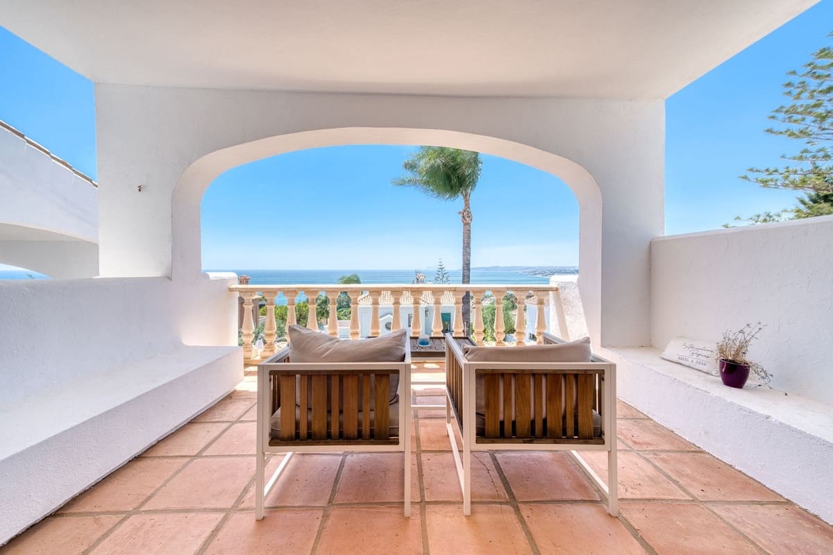 5 slaapkamer Villa te koop in Estepona met zwembad garage - € 1.950.000 (Ref: 9311608)