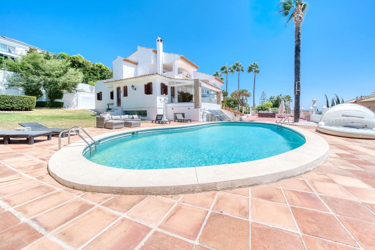 5 slaapkamer Villa te koop in Estepona met zwembad garage - € 1.950.000 (Ref: 9311608)