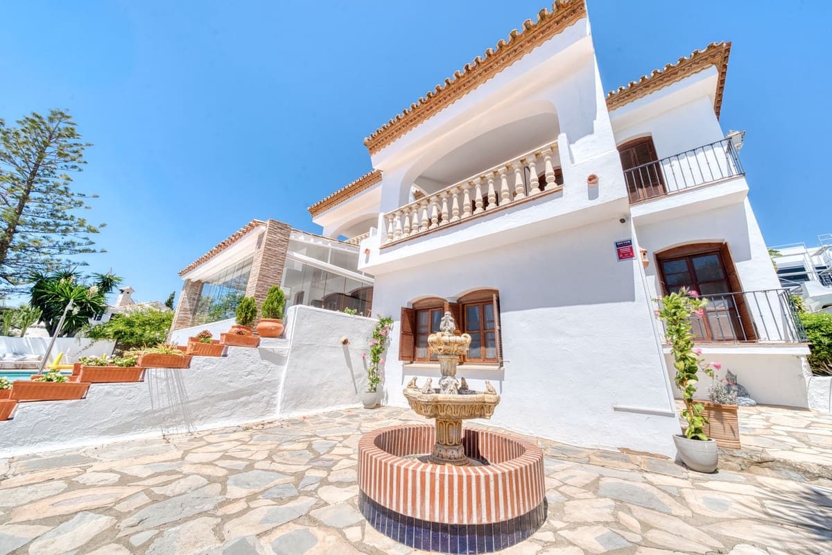 5 slaapkamer Villa te koop in Estepona met zwembad garage - € 1.950.000 (Ref: 9311608)