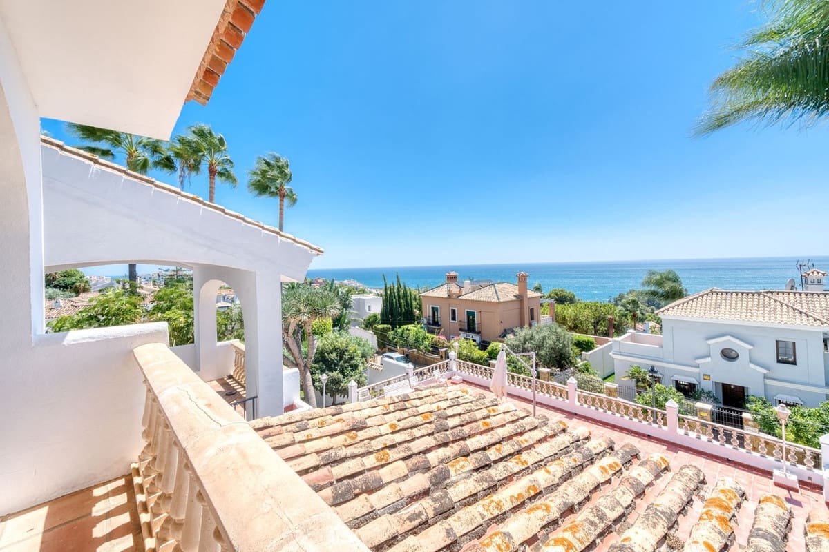 5 slaapkamer Villa te koop in Estepona met zwembad garage - € 1.950.000 (Ref: 9311608)