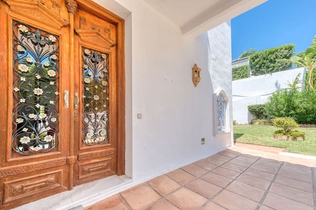 5 soverom Villa til salgs i Seghers, Estepona med svømmebasseng garasje - € 1 950 000 (Ref: 9311608)