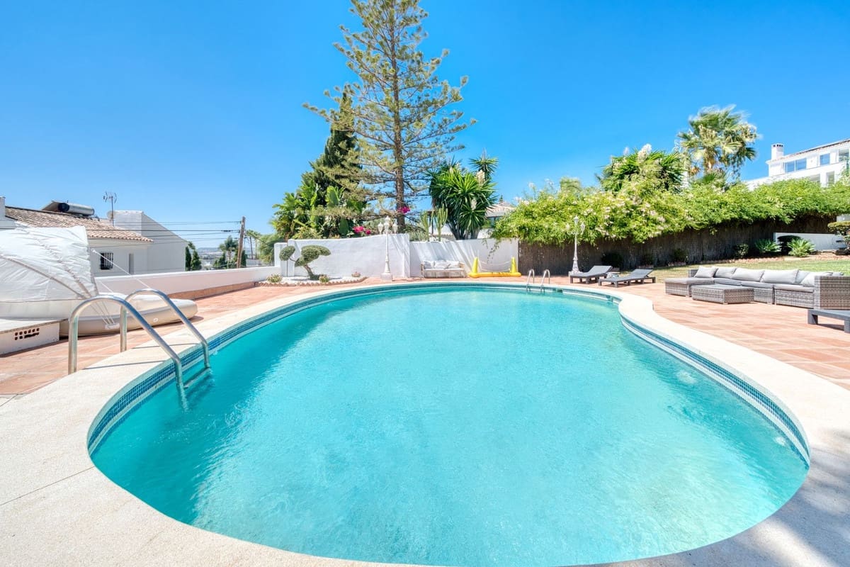 5 slaapkamer Villa te koop in Estepona met zwembad garage - € 1.950.000 (Ref: 9311608)