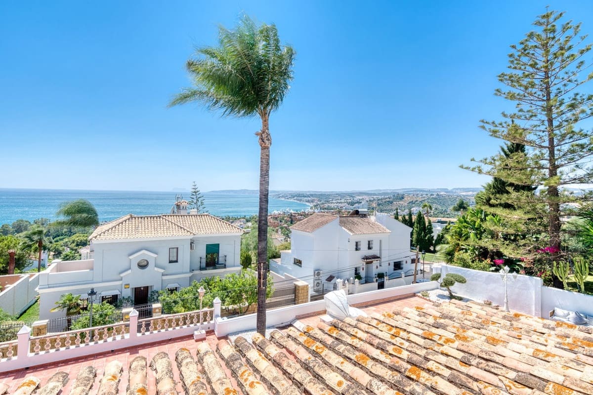 5 slaapkamer Villa te koop in Estepona met zwembad garage - € 1.950.000 (Ref: 9311608)