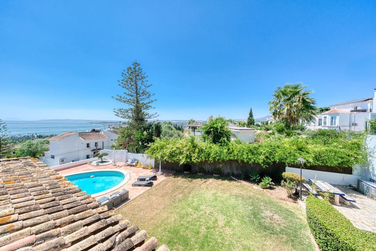 5 slaapkamer Villa te koop in Estepona met zwembad garage - € 1.950.000 (Ref: 9311608)