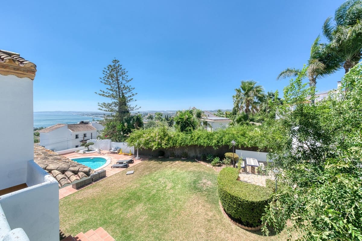 5 slaapkamer Villa te koop in Estepona met zwembad garage - € 1.950.000 (Ref: 9311608)