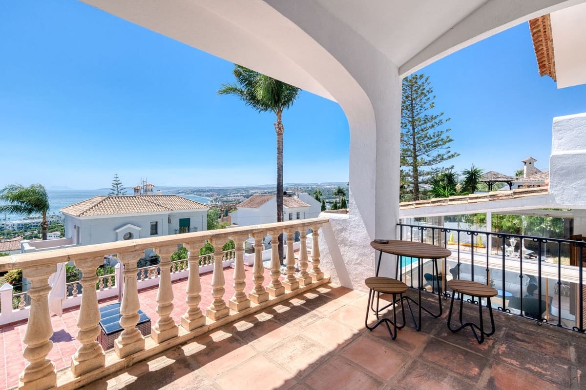 5 slaapkamer Villa te koop in Estepona met zwembad garage - € 1.950.000 (Ref: 9311608)