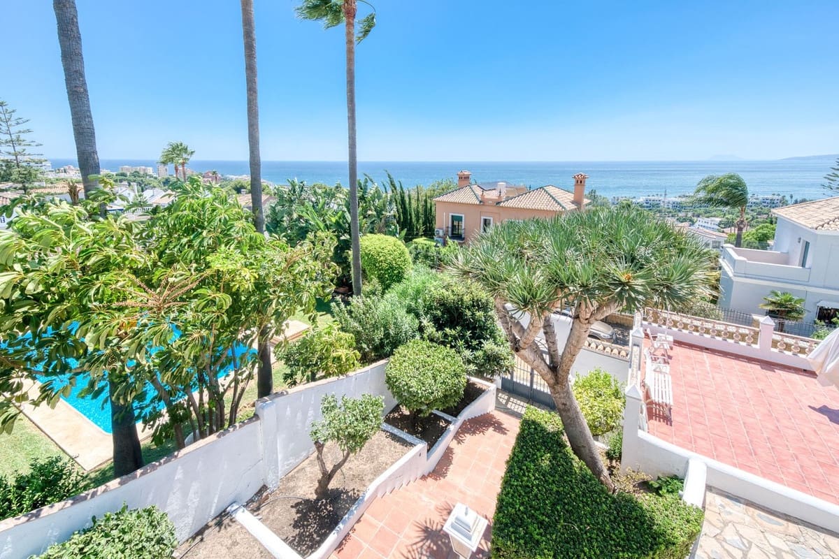 5 slaapkamer Villa te koop in Estepona met zwembad garage - € 1.950.000 (Ref: 9311608)