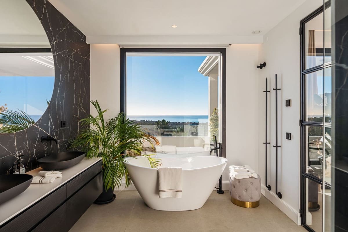 Chalet de 8 habitaciones en Benahavís en venta con piscina garaje - 6.995.000 € (Ref: 9311610)