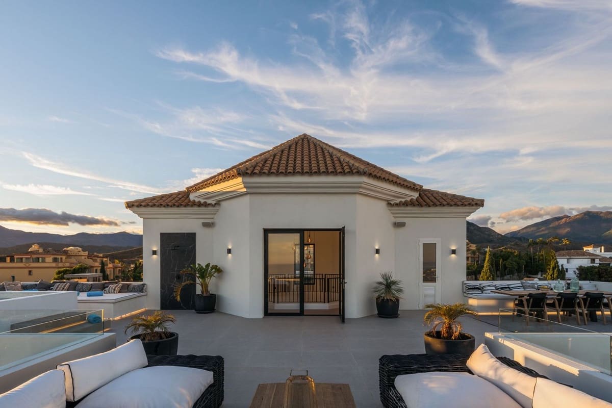 Chalet de 8 habitaciones en Benahavís en venta con piscina garaje - 6.995.000 € (Ref: 9311610)