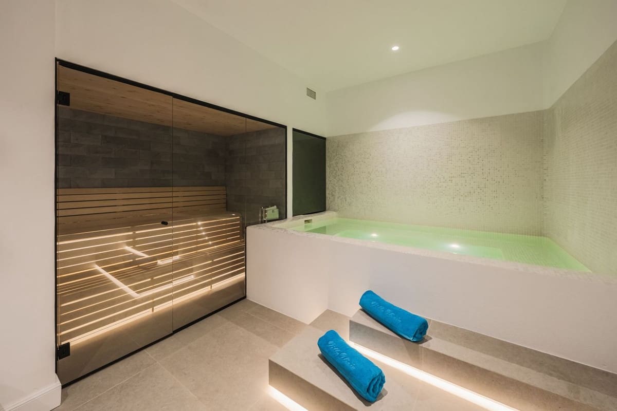 Chalet de 8 habitaciones en Benahavís en venta con piscina garaje - 6.995.000 € (Ref: 9311610)