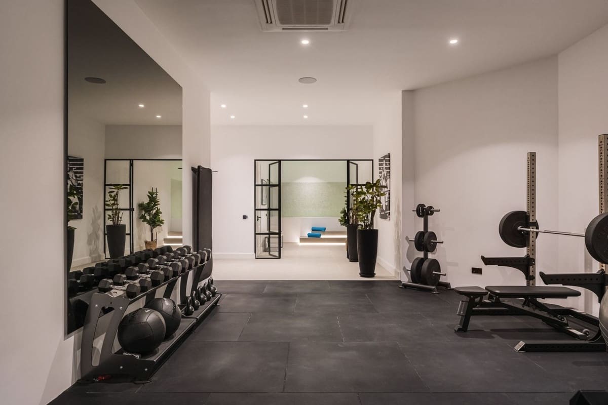 Chalet de 8 habitaciones en Benahavís en venta con piscina garaje - 6.995.000 € (Ref: 9311610)