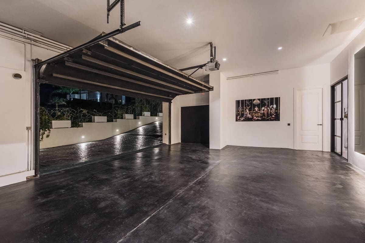 Chalet de 8 habitaciones en Benahavís en venta con piscina garaje - 6.995.000 € (Ref: 9311610)