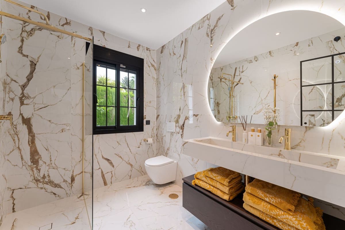 6 quarto Moradia para venda em Estepona com piscina garagem - 2 895 000 € (Ref: 9311980)