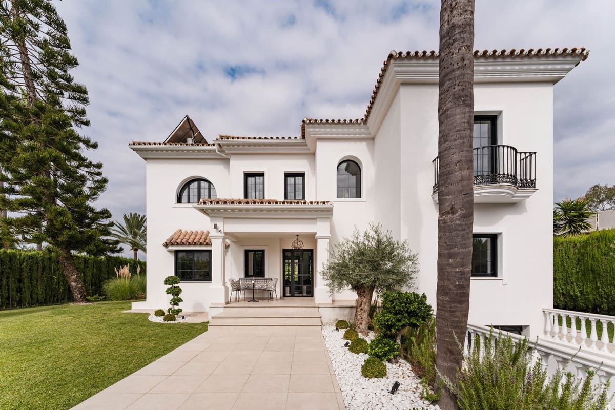 6 sovrum Villa till salu i Estepona med pool garage - 2 895 000 € (Ref: 9311980)
