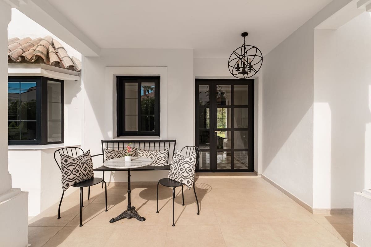 6 sovrum Villa till salu i Estepona med pool garage - 2 895 000 € (Ref: 9311980)