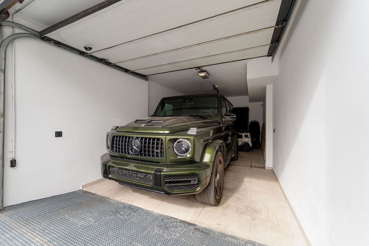 6 sovrum Villa till salu i Estepona med pool garage - 2 895 000 € (Ref: 9311980)
