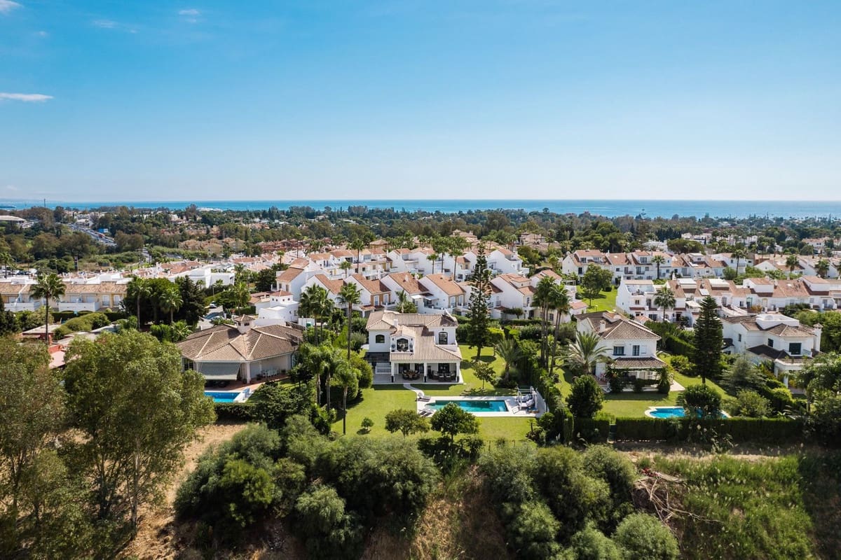 6 sovrum Villa till salu i Estepona med pool garage - 2 895 000 € (Ref: 9311980)