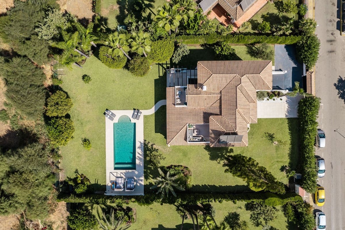 6 sovrum Villa till salu i Estepona med pool garage - 2 895 000 € (Ref: 9311980)