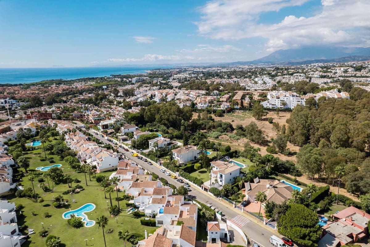 6 sovrum Villa till salu i Estepona med pool garage - 2 895 000 € (Ref: 9311980)