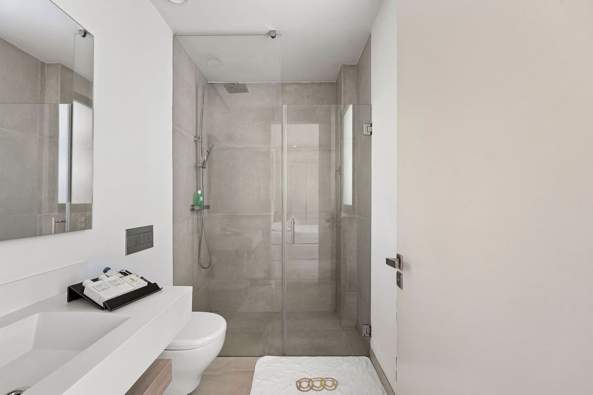 4 soveværelse Villa til salg i Estepona med swimmingpool garage - € 1.699.000 (Ref: 9319899)